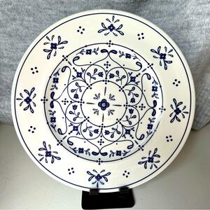 John Tams Earthenware Thin Blue Flower Leaf Scrolls ENGLAND Lunch Plate 8.5"
